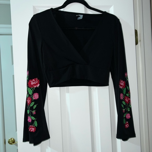 H&M Embroidery Crop Top - Picture 5 of 7